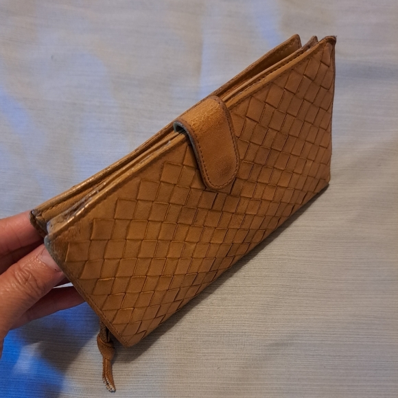 Bottega Veneta medium tan woven leather wallet used - Picture 3 of 10
